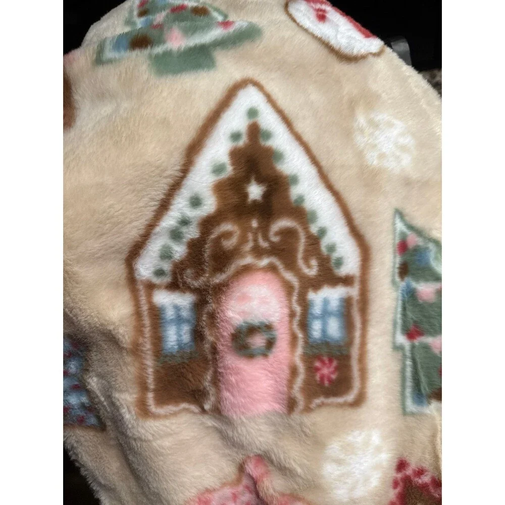 Cupcakes and Cashmere Gingerbread Faux Fur Blanket Viral TikTok